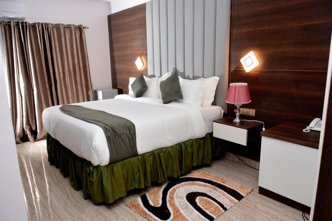 Vacation Villa Hotels And Suites アサバ エクステリア 写真